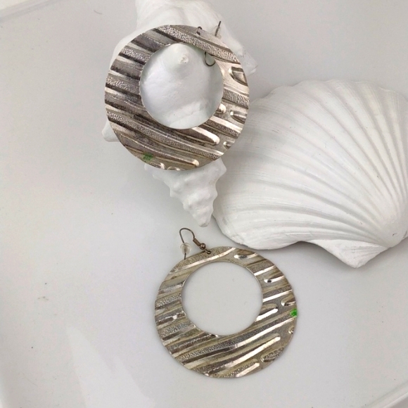 ♥️Bundle Only♥️ Vintage Style Enameled Blue & Green Hoop Disc Drop Earrings - Picture 4 of 7